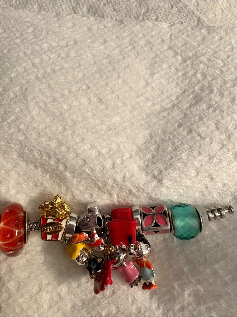 Pandora family bracelet with Peanut themed charms - Picture 7 of 11